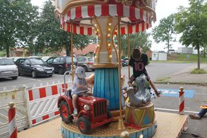 Ein kleines Kinderkarrussel